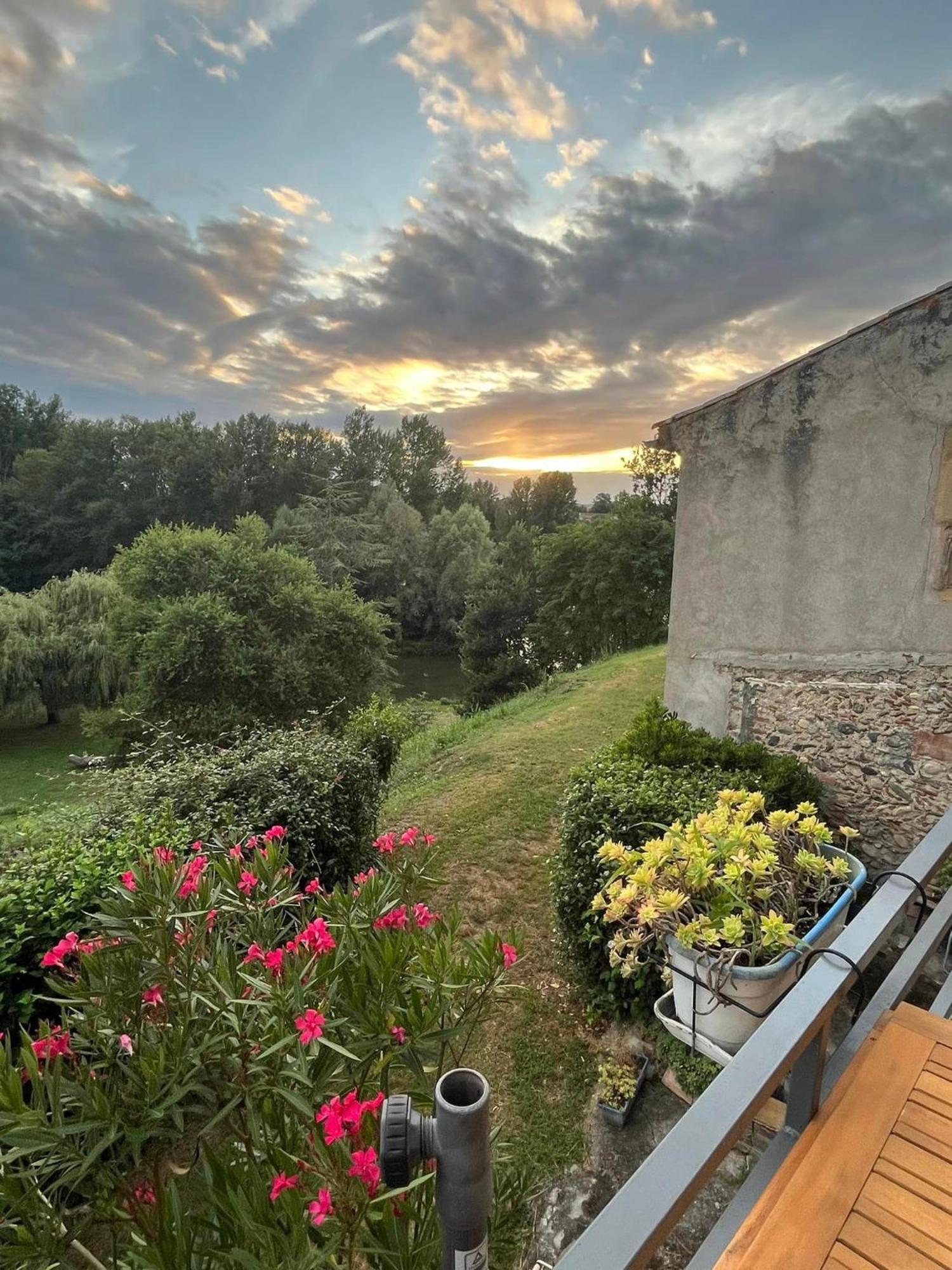 Beautiful Village House Next To Garonne River! Couladere Bagian luar foto