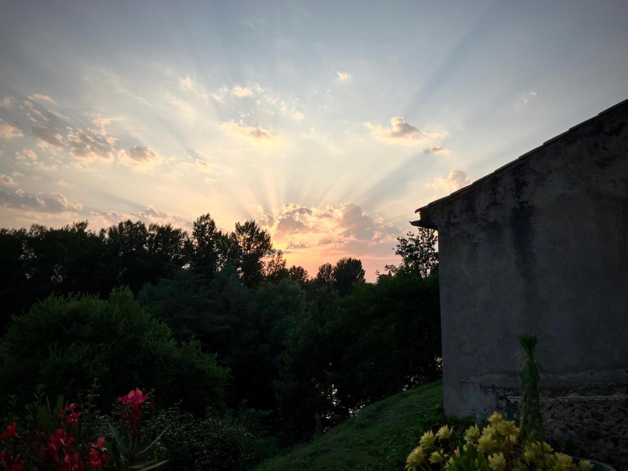 Beautiful Village House Next To Garonne River! Couladere Bagian luar foto